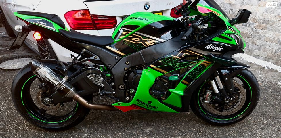 מודעת רכב קאוואסאקי נינג'ה ZX 10R