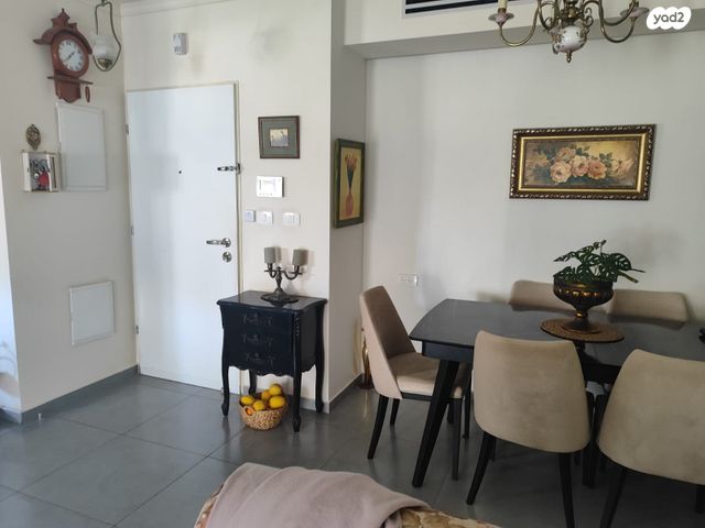 דירה, הרב זבולון גרז 8, רחובות הצעירה, רחובות