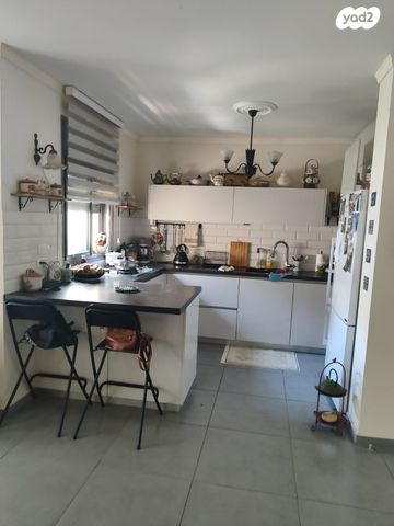 דירה, הרב זבולון גרז 8, רחובות הצעירה, רחובות