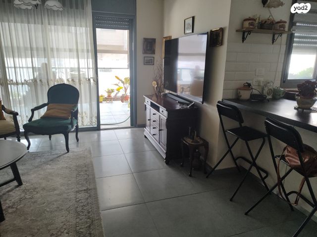 דירה, הרב זבולון גרז 8, רחובות הצעירה, רחובות