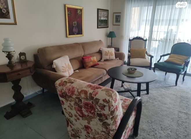 דירה, הרב זבולון גרז 8, רחובות הצעירה, רחובות