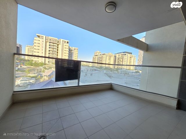 דירה, הנרייטה סאלד, כרמי גת, קרית גת