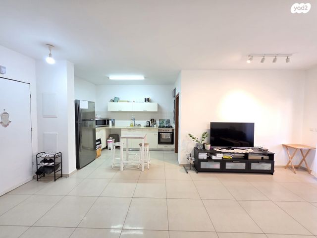 דירה, הנרייטה סאלד, כרמי גת, קרית גת