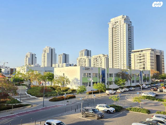 דירה, הנרייטה סאלד, כרמי גת, קרית גת