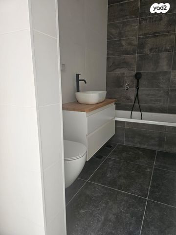 דו משפחתי, בנימינה גבעת עדה