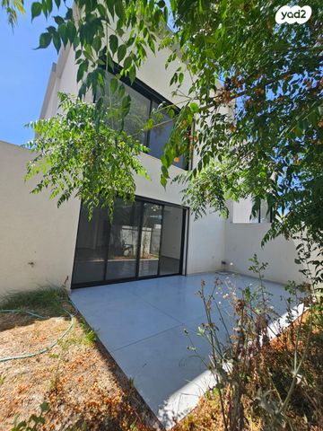 דו משפחתי, בנימינה גבעת עדה