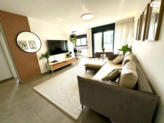 דירה, האסיף, הרצליה