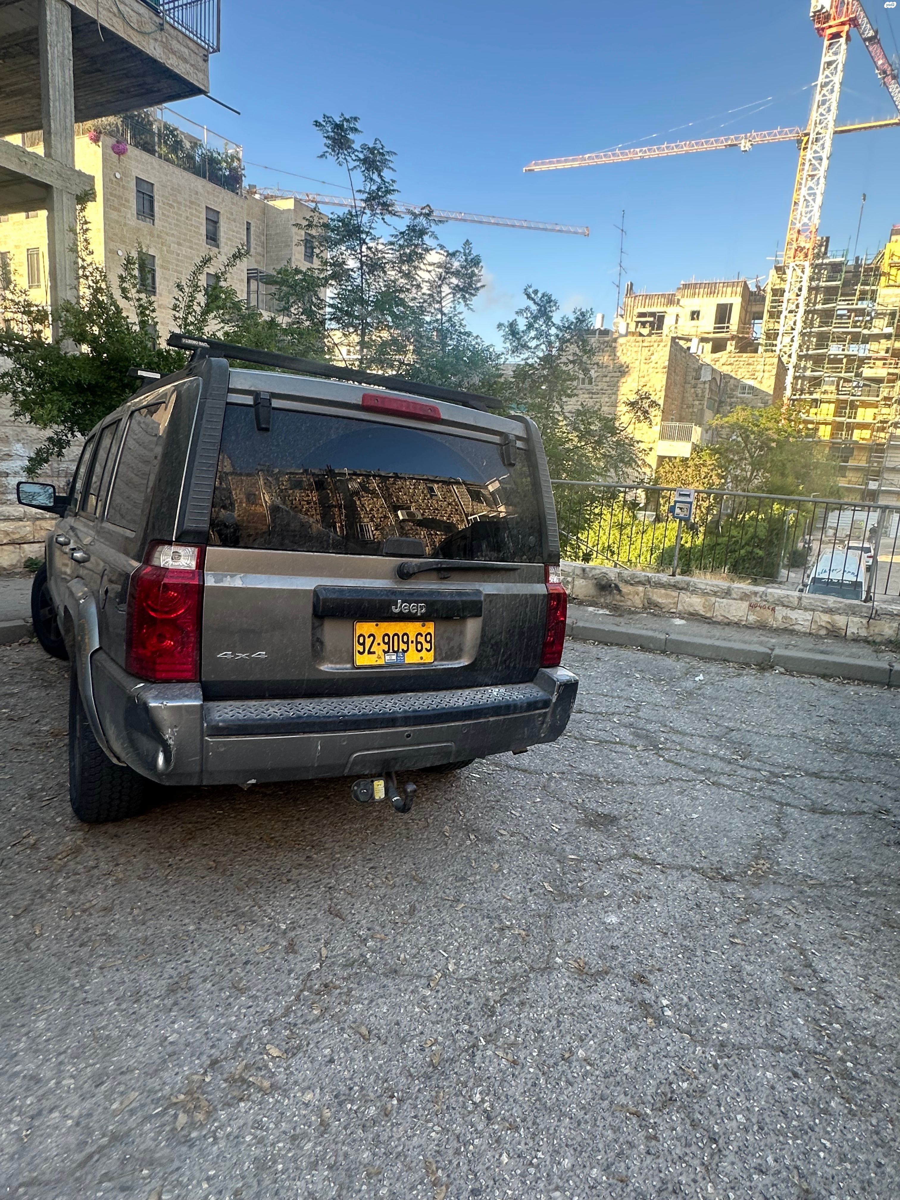 מודעת רכב ג'יפ קומנדר