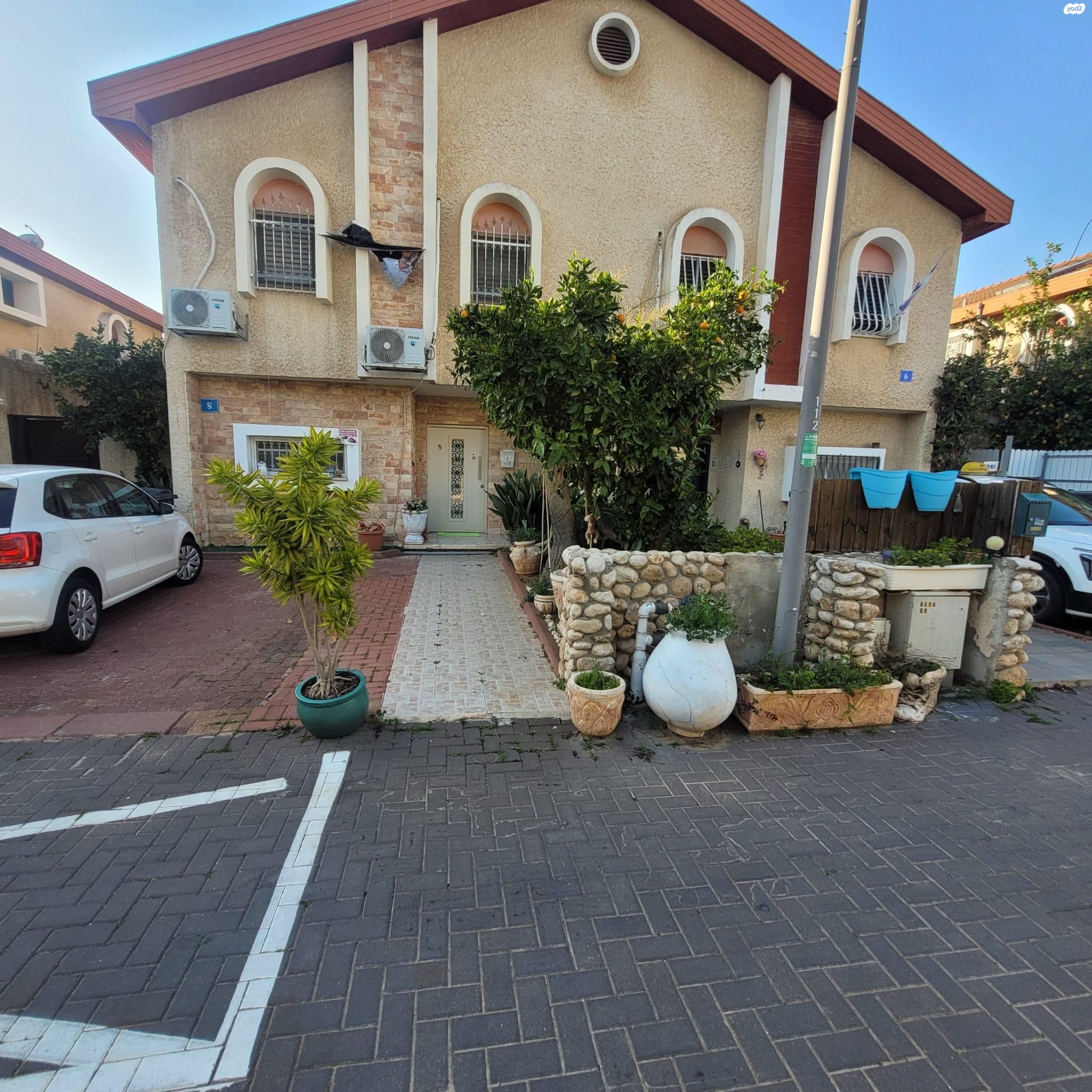 הזרזיר 8