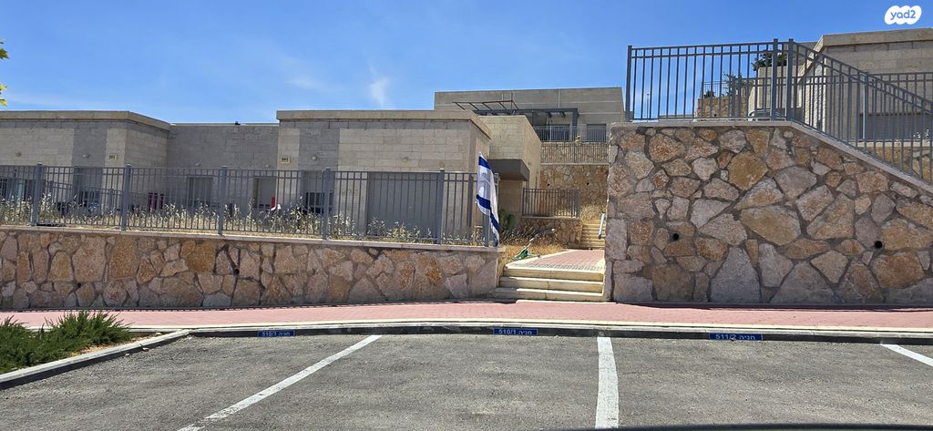 פני חבר 