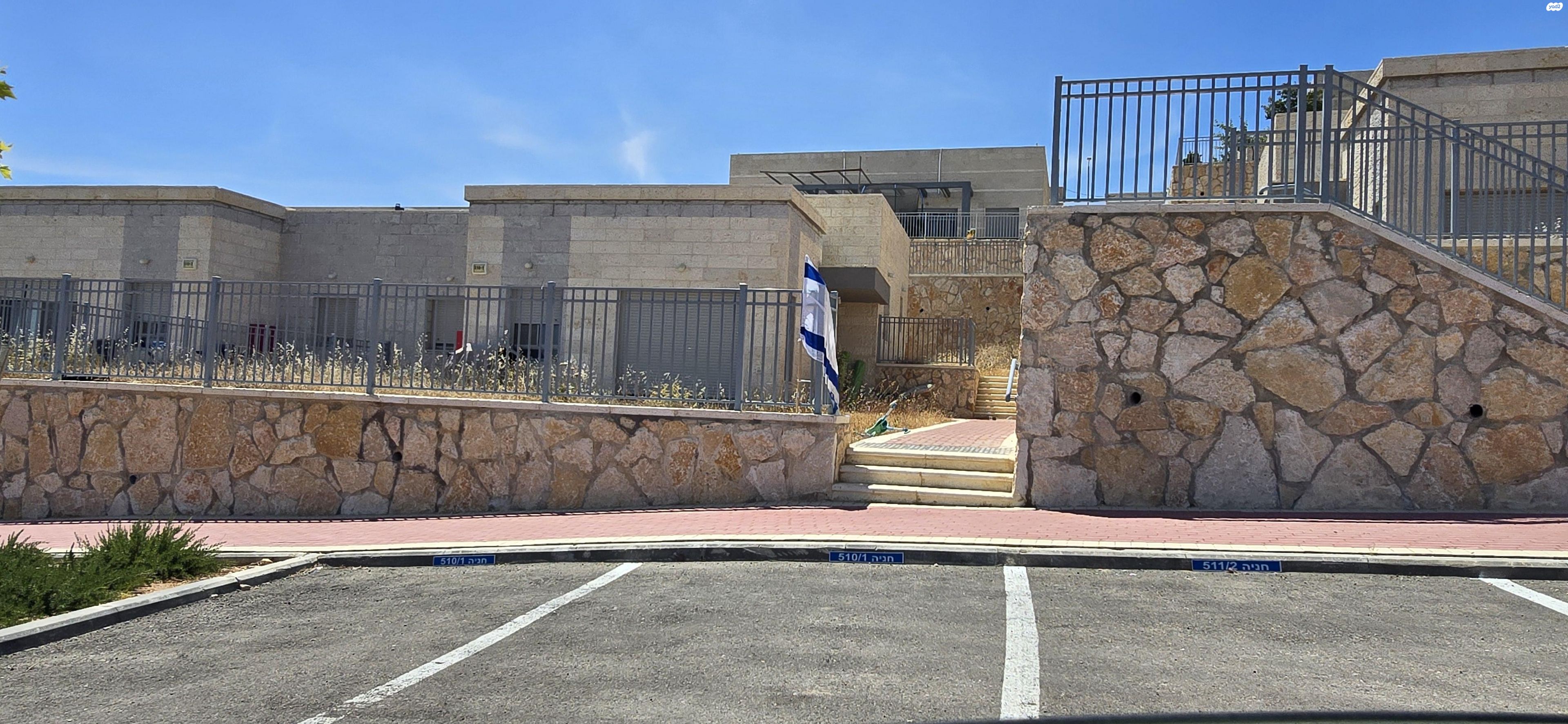 פני חבר 