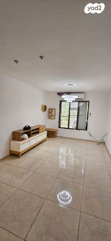 שדרות ירושלים 70