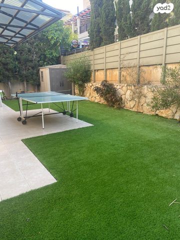 דו משפחתי, אורנית