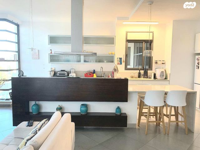 דופלקס, רמות מנחם, הוד השרון