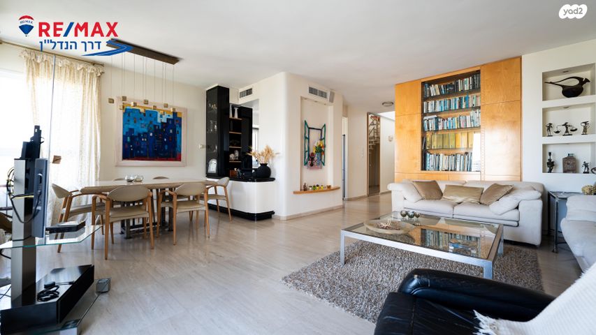 גג/ פנטהאוז, שמעון בן צבי, שטח 9, גבעתיים