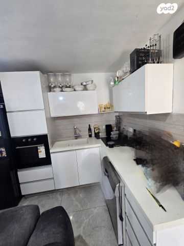 דירה, אדם, ארמון הנציב, תלפיות מזרח, ירושלים