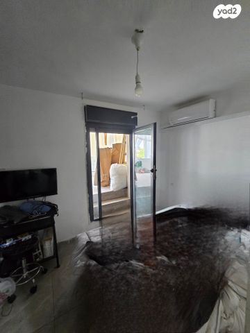 דירה, אדם, ארמון הנציב, תלפיות מזרח, ירושלים