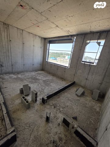 דירה, השדות, אבו גוש, אבו גוש