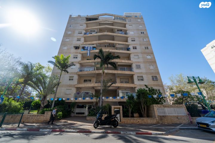 דירה, הרב פינטו מסעוד אשר, פתח תקווה