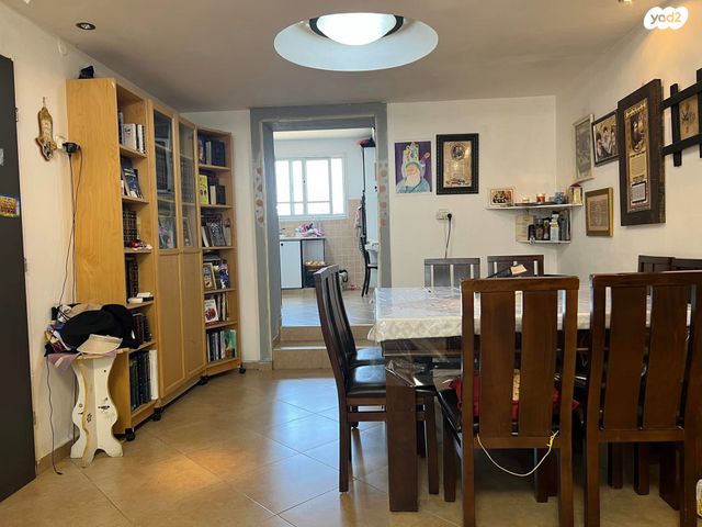 דירה, הסביון, נאות אשכול, יבנה