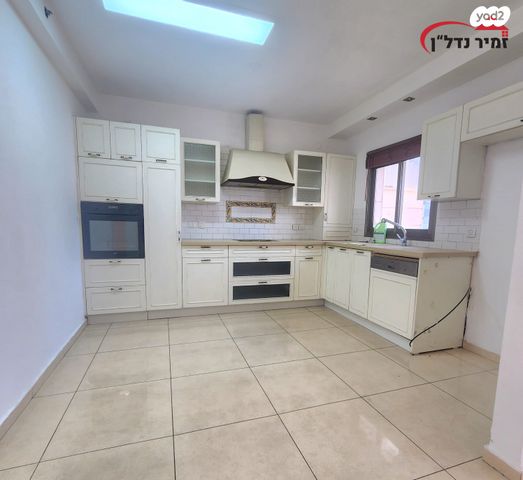 דירה, אמיר דרורי, חולון