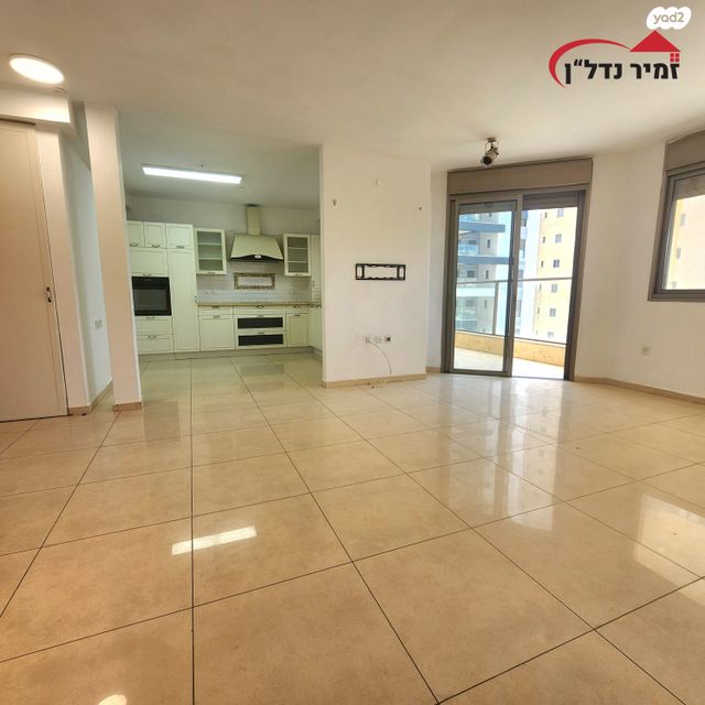 דירה, אמיר דרורי, חולון