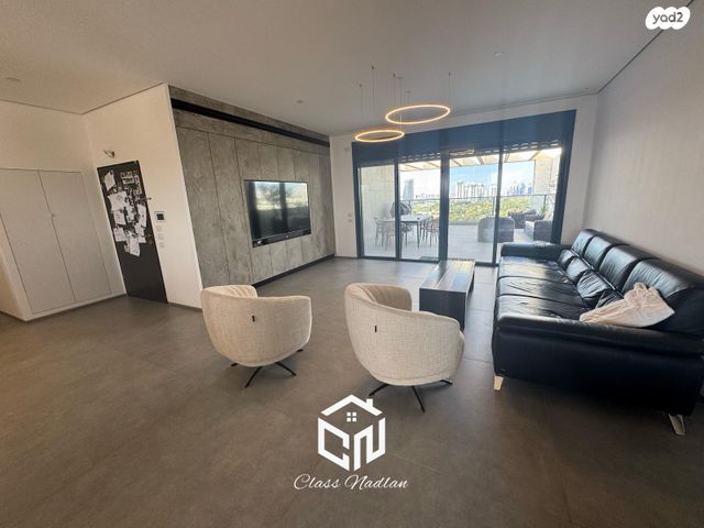 גג/ פנטהאוז, רמת אפעל, רמת גן