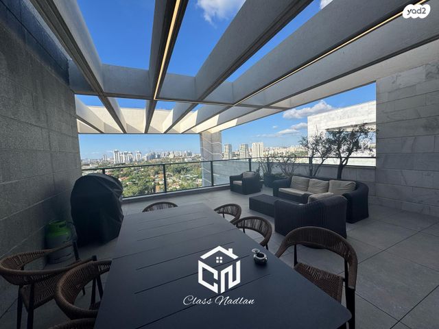 גג/ פנטהאוז, רמת אפעל, רמת גן