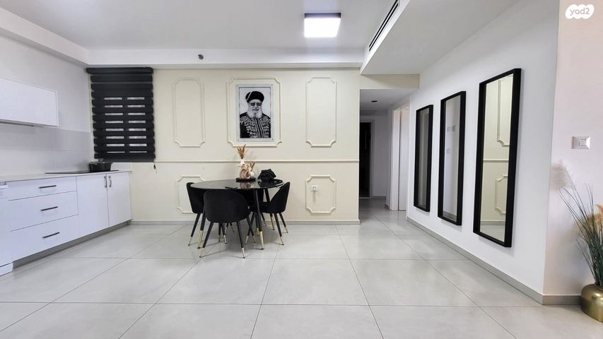 דירה, דולפין, גלי כרמל, טירת כרמל