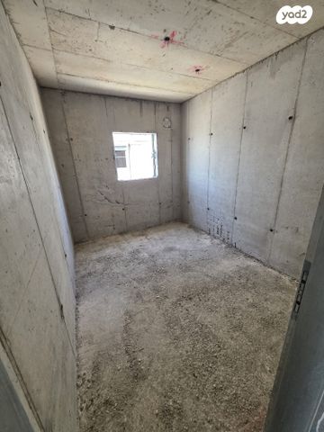 דירה, השדות, אבו גוש, אבו גוש