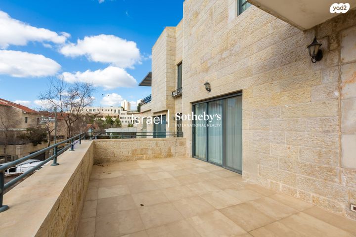 דו משפחתי, רמת דניה, ירושלים