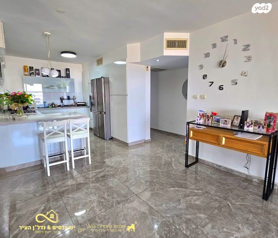 דירת גן, הרכס, נופי סלע, מעלה אדומים