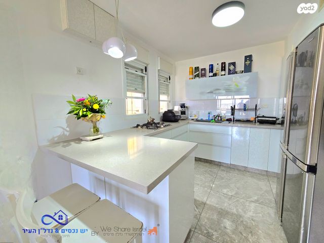 דירת גן, הרכס, נופי סלע, מעלה אדומים