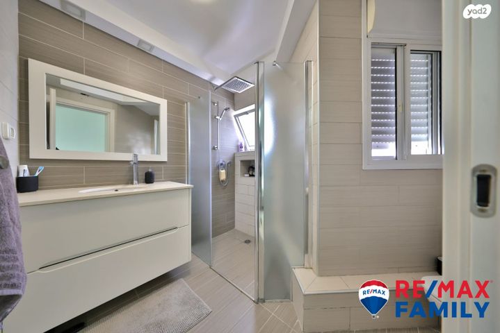 גג/ פנטהאוז, יקינטון, גבעת הרקפות, קרית ביאליק