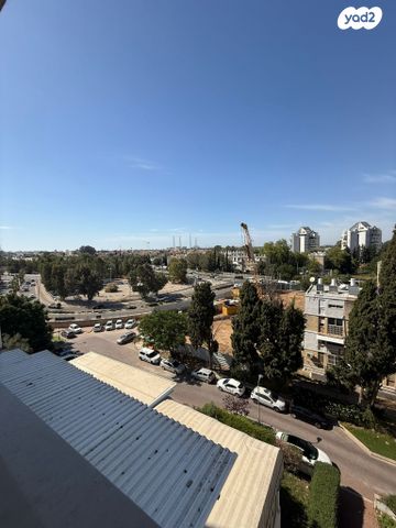 דירה, החסידה 6, חדרה