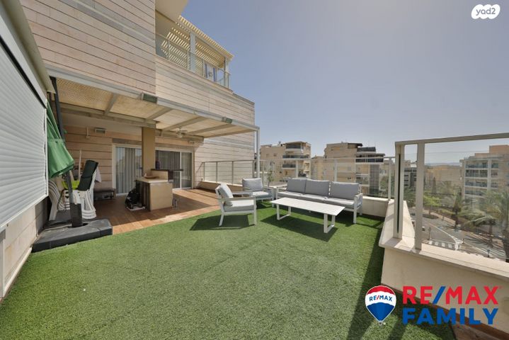 גג/ פנטהאוז, יקינטון, גבעת הרקפות, קרית ביאליק