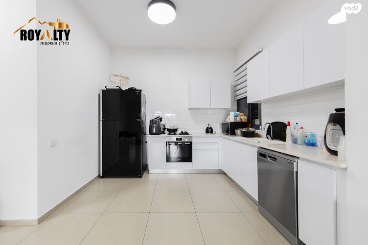 דירת גן, אלברט איינשטיין, פסגות אפק, ראש העין