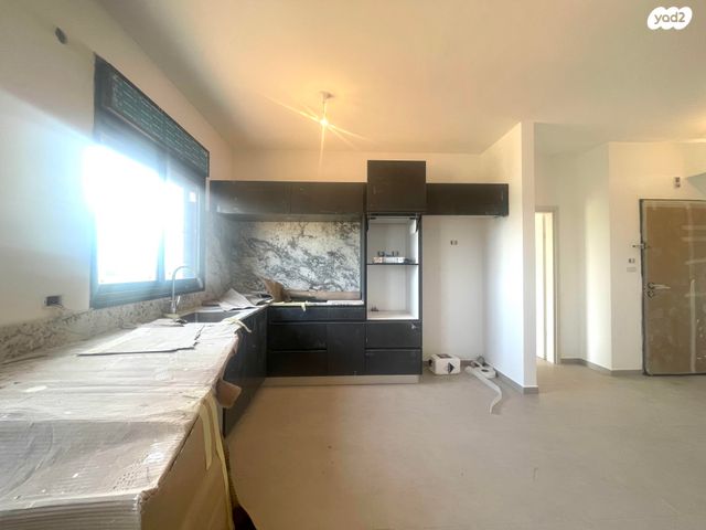 דירה, עוזי חיטמן, נווה זמר, רעננה