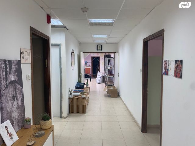 משרדים, יבנה