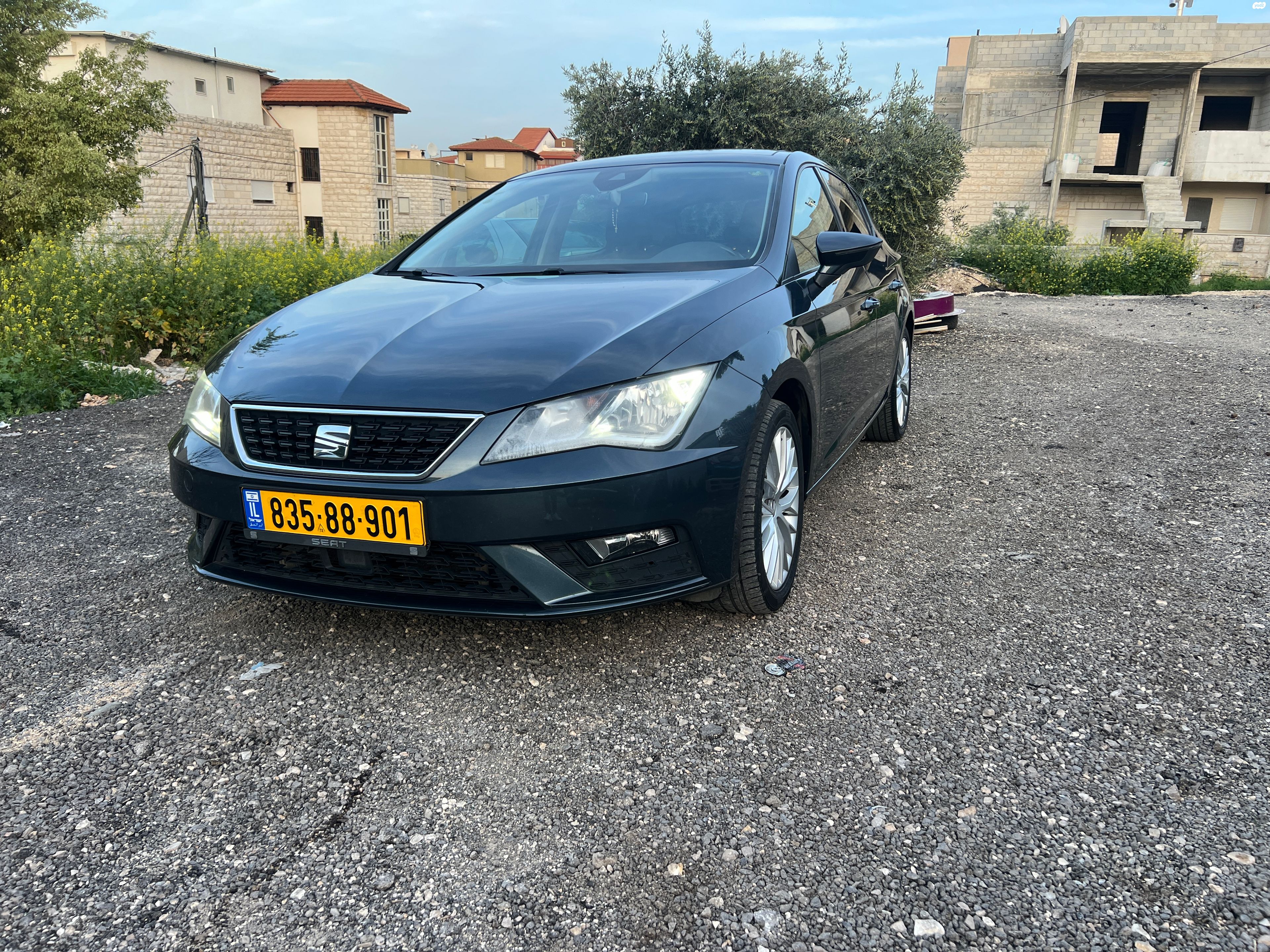 מודעת רכב סיאט לאון