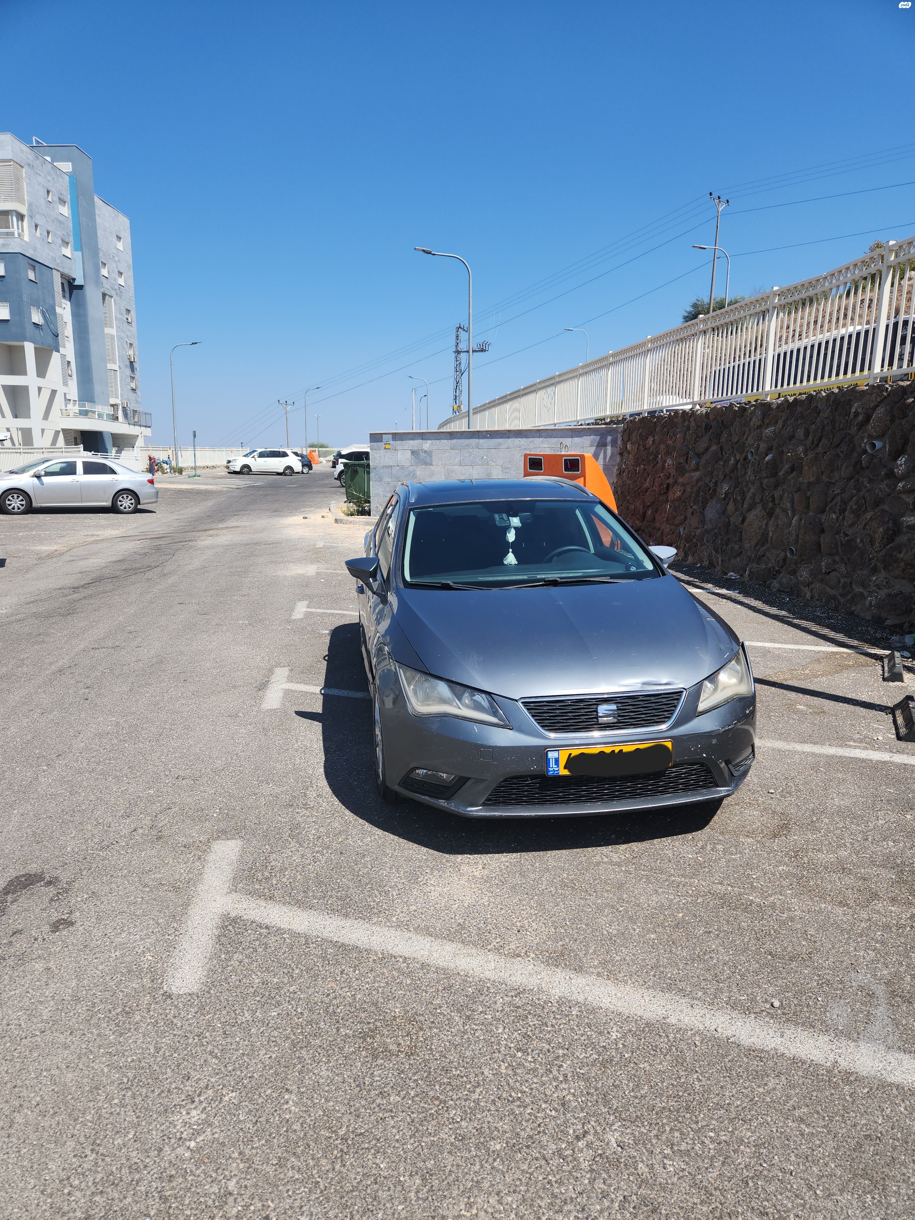 מודעת רכב סיאט לאון