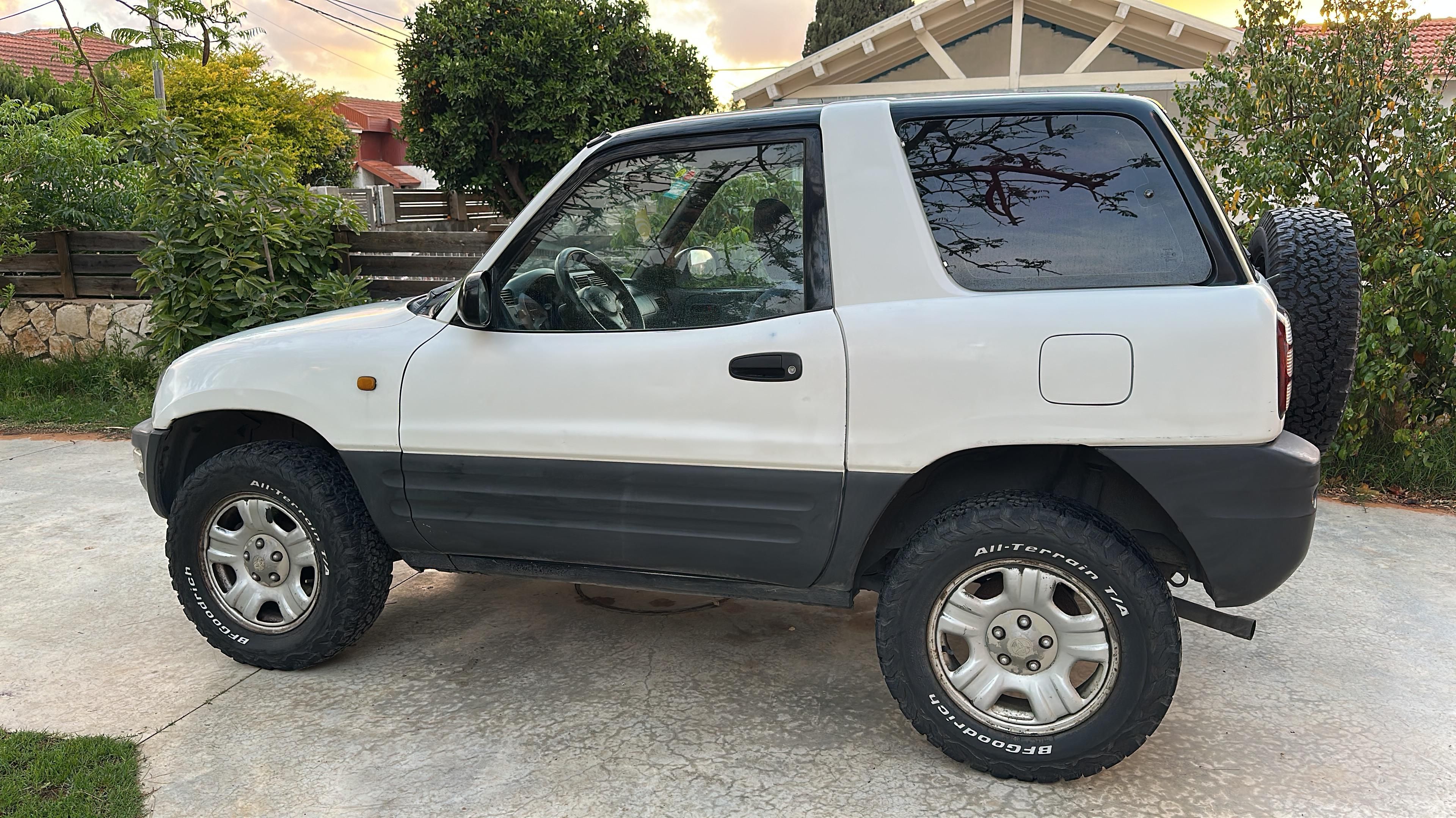 מודעת רכב טויוטה RAV4