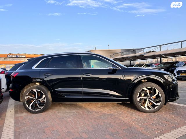 אאודי Q8 e-tron