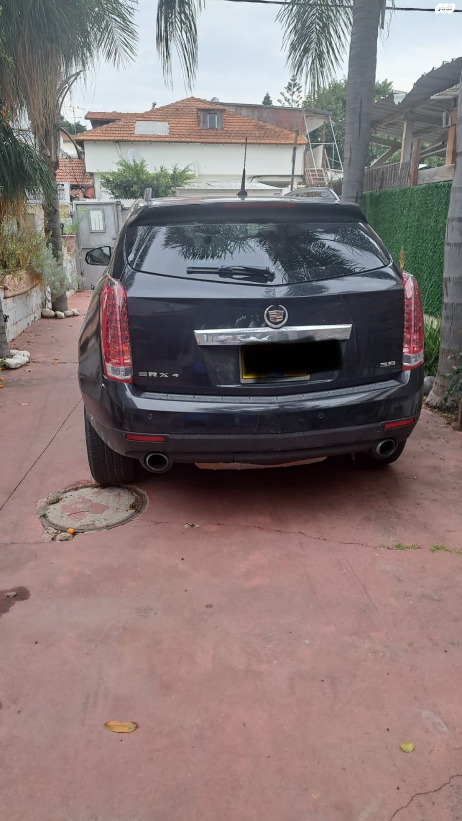 מודעת רכב קאדילק SRX