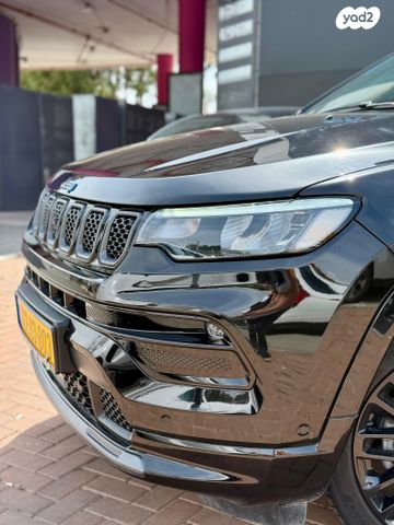 מודעת רכב ג'יפ קומפאס