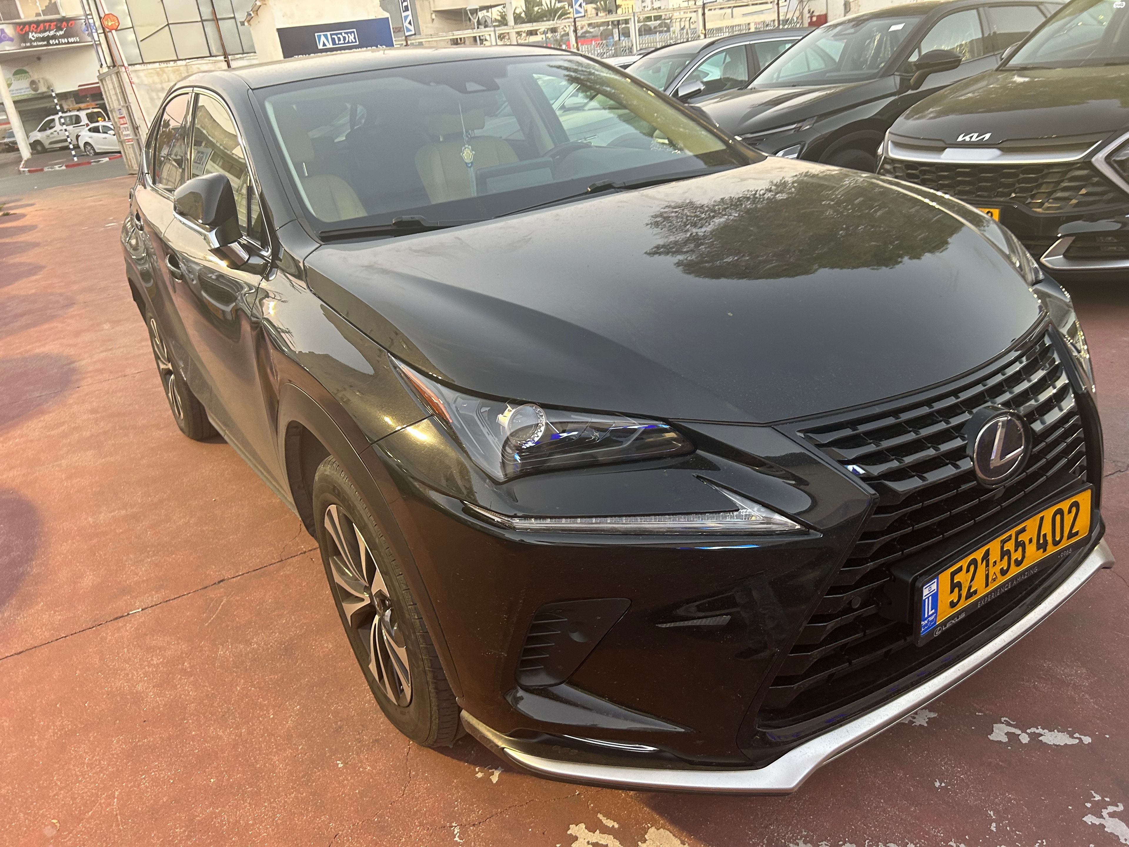 מודעת רכב לקסוס NX