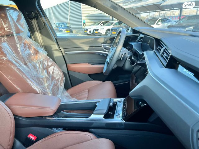 אאודי Q8 e-tron