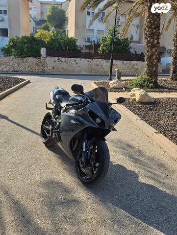 מודעת רכב ימאהה YZF-R1