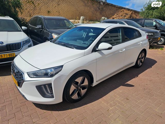 יונדאי איוניק