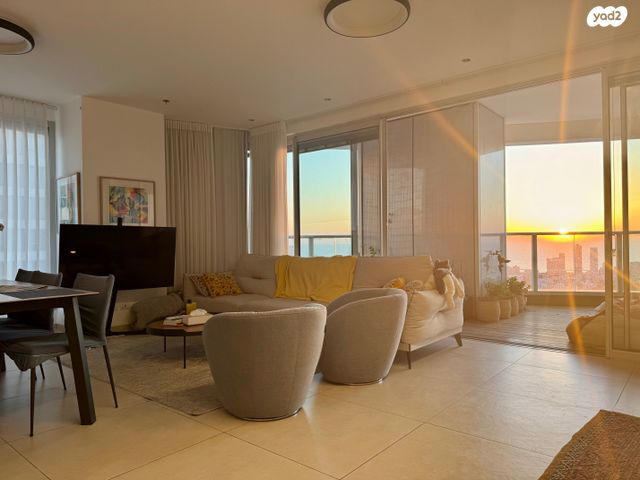 דירה, גרציאני יצחק 4, גני שרונה, קרית הממשלה, תל אביב יפו